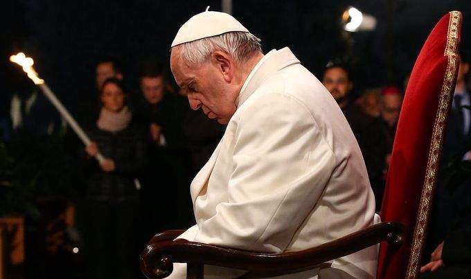 Papa Franjo predvodio procesiju Križnog puta